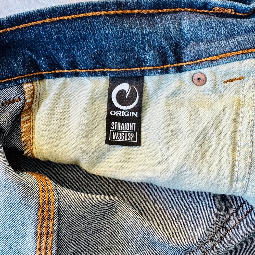 Delta Flex Jeans (Origin USA) 36x32 - Straight Fit - MEDIUM WASH - Picture 3 of 6